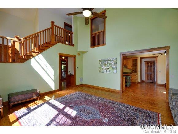 21 Courseview  Drive - Photo 5