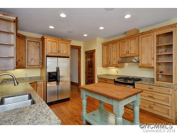 21 Courseview  Drive - Photo 6