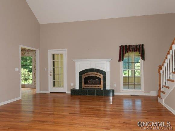 33 Lake Wood Avenue - Photo 2