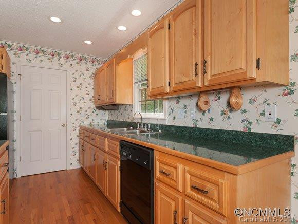 33 Lake Wood Avenue - Photo 6