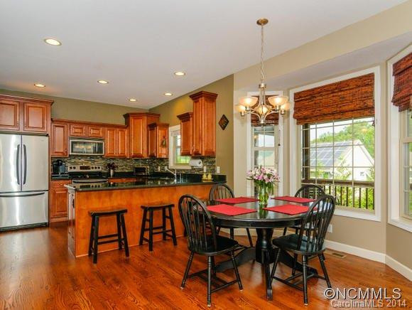 212 Rivercrest Boulevard - Photo 3
