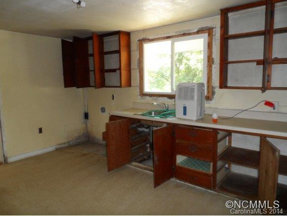 670 Redmon Road - Photo 5