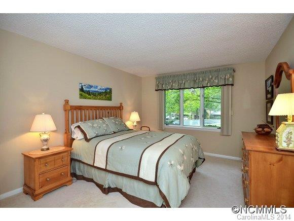 305 Crowfields Drive - Photo 11