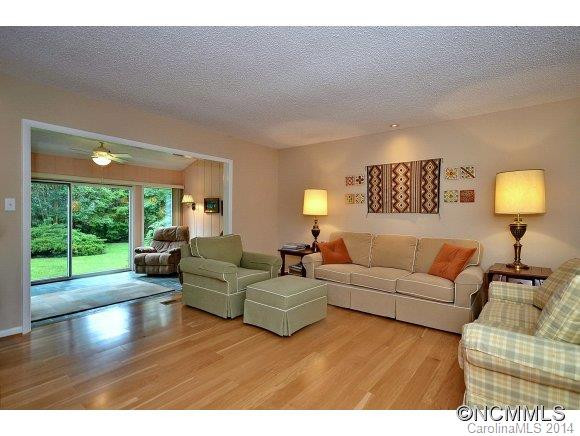 305 Crowfields Drive - Photo 4