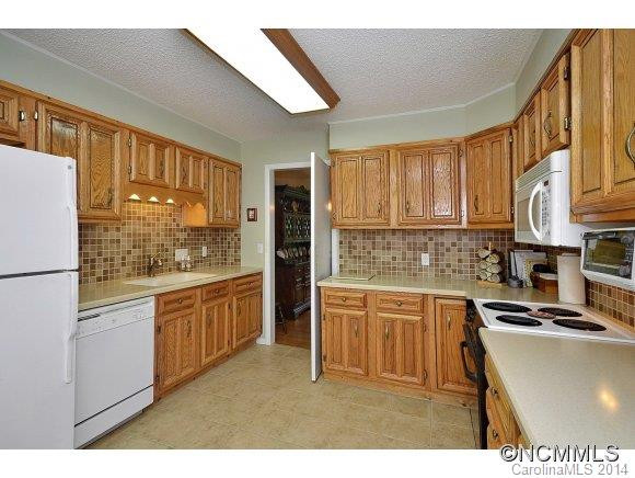 305 Crowfields Drive - Photo 6