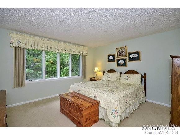 305 Crowfields Drive - Photo 9