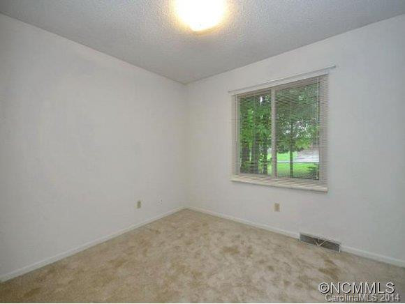 14 BERRY LANE - Photo 11