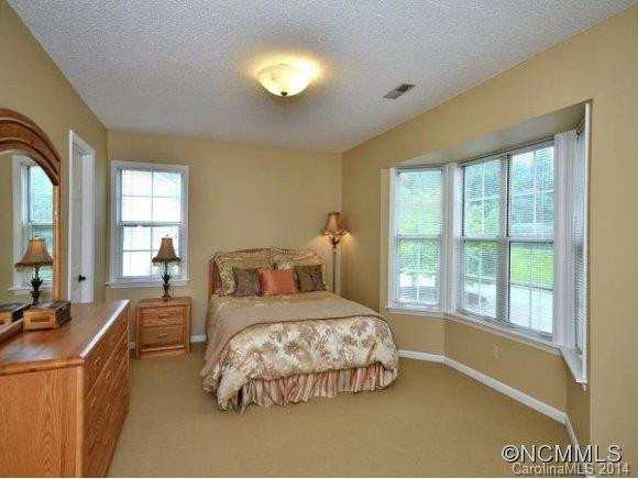 16 PARK AVE - Photo 12