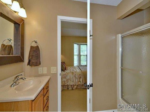 16 PARK AVE - Photo 13