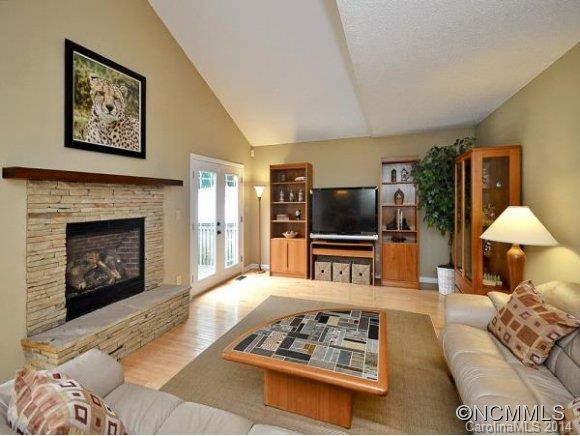 16 PARK AVE - Photo 4
