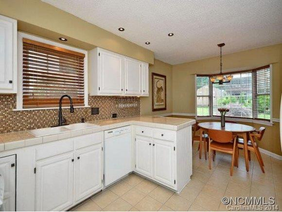 16 PARK AVE - Photo 6