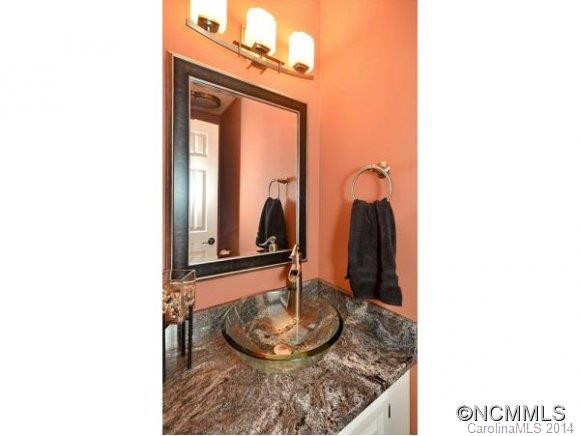 16 PARK AVE - Photo 9