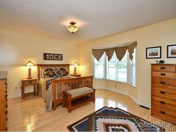 16 PARK AVE - Photo 10