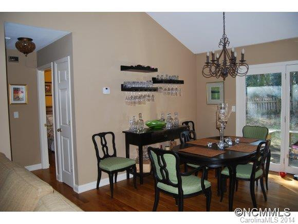 8 Pinecroft Lane - Photo 2