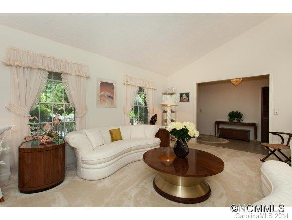 201 Mossbough Lane - Photo 3
