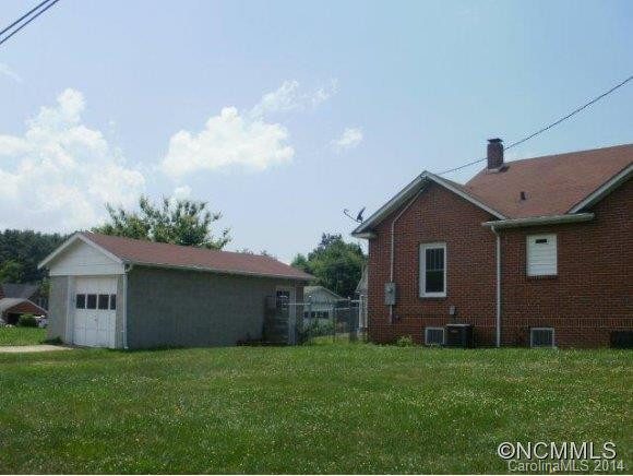 50 Poplar St - Photo 2