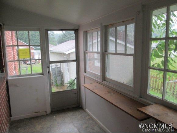 50 Poplar St - Photo 17
