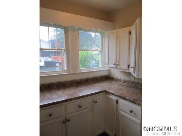 50 Poplar St - Photo 8