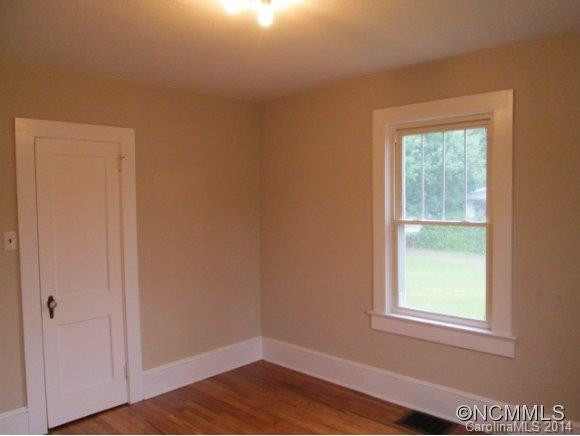 50 Poplar St - Photo 10