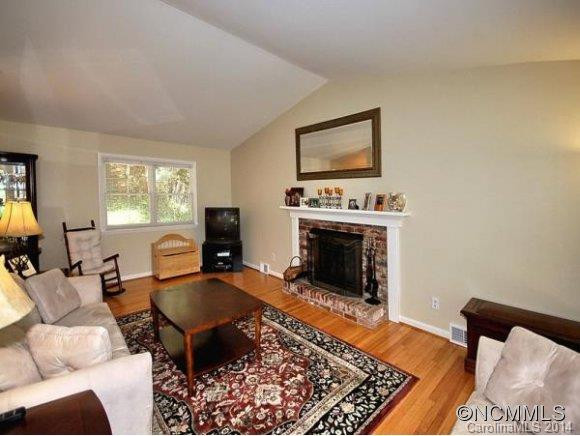 2 SQUIRREL HILL ROAD - Photo 4