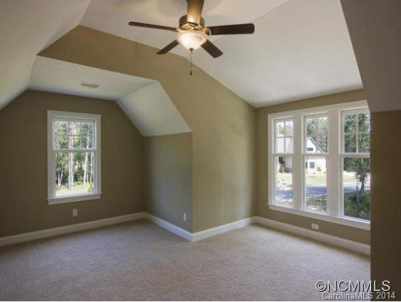 35 KING HEIGHTS DR - Photo 11
