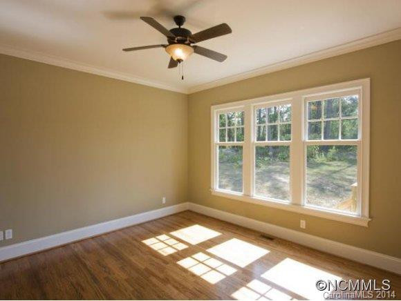 35 KING HEIGHTS DR - Photo 9