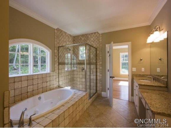 35 KING HEIGHTS DR - Photo 10