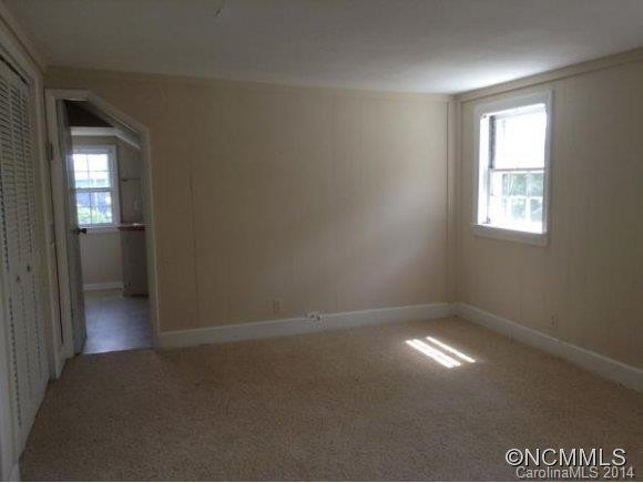 404 OLD HAW CREEK RD - Photo 5