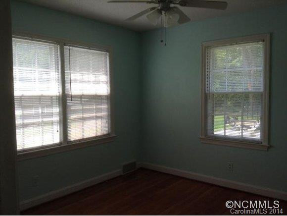 404 OLD HAW CREEK RD - Photo 9