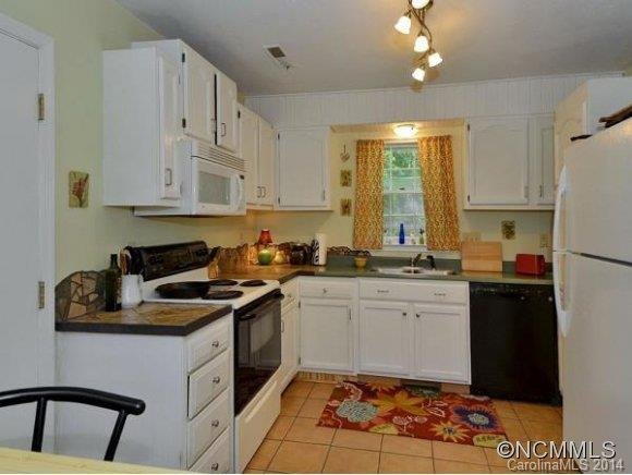 312 HEATHER COURT - Photo 4