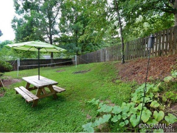 312 HEATHER COURT - Photo 9