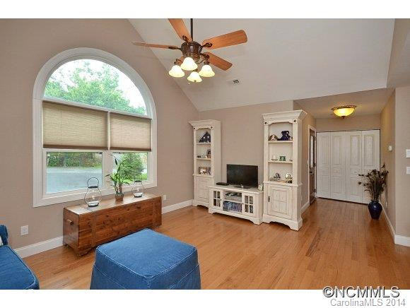 6 Honeysuckle Lane - Photo 4