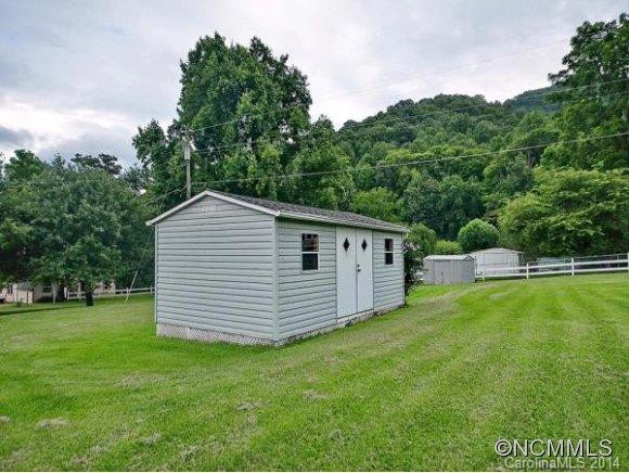 217 LEISURE LANE - Photo 11