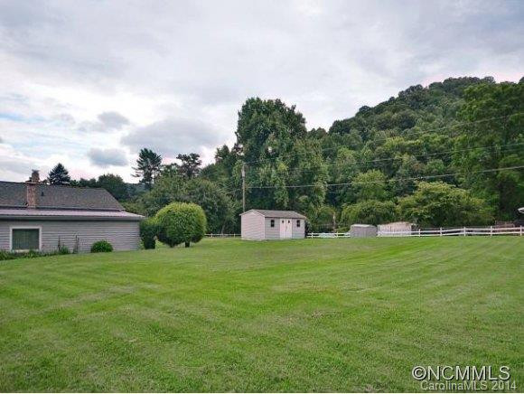 217 LEISURE LANE - Photo 13