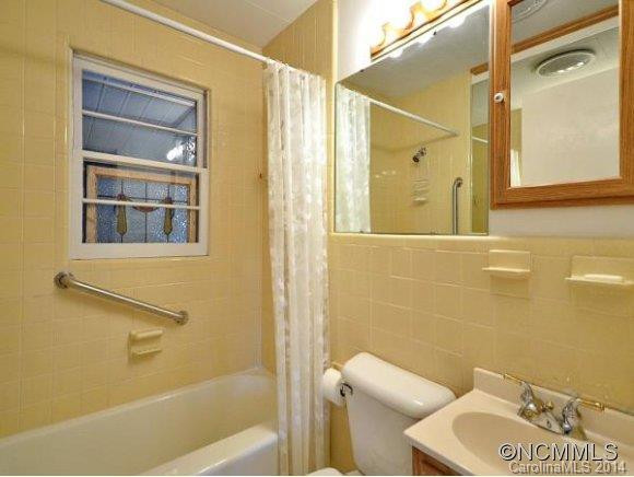 217 LEISURE LANE - Photo 4