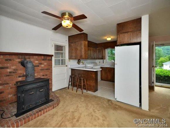 217 LEISURE LANE - Photo 7