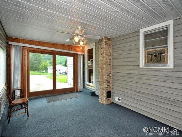 217 LEISURE LANE - Photo 8
