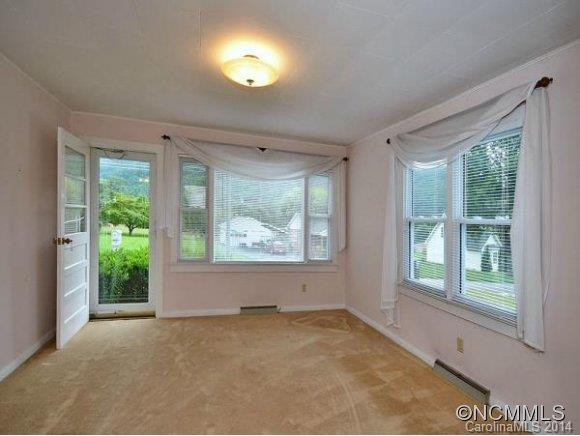 217 LEISURE LANE - Photo 10