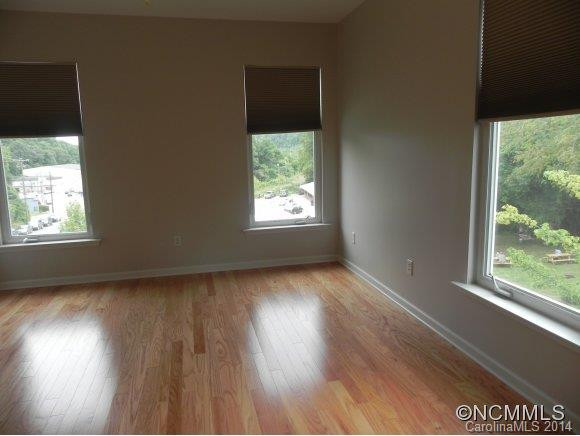 125 Clingman Ave. Unit 201 - Photo 7
