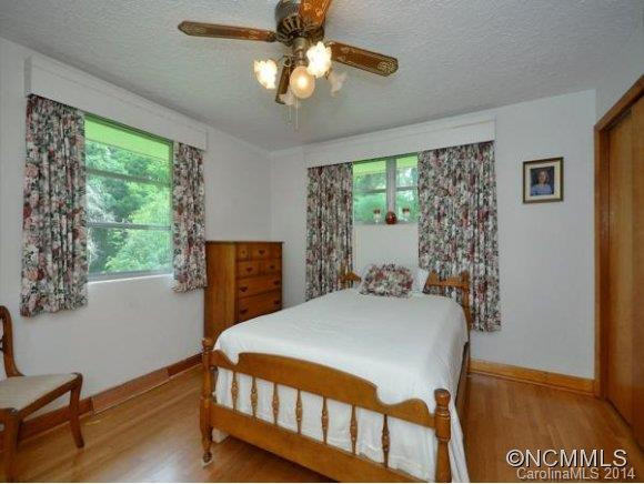 54 WEST OAKVIEW ROAD - Photo 13