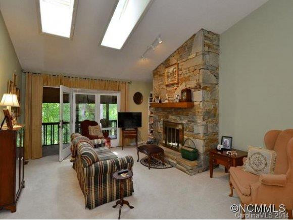 209 WHITE OAK DRIVE - Photo 3