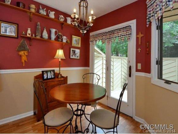 209 WHITE OAK DRIVE - Photo 9