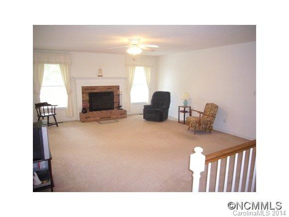 877 MOUNTAIN HAVEN DRIVE - Photo 6