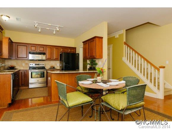 1304 Heathbrook Circle - Photo 7