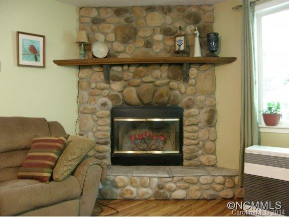 2392 Old Mars Hill Hwy - Photo 3