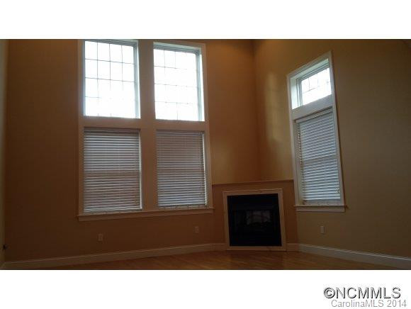 18 Trafalgar Cir - Photo 2