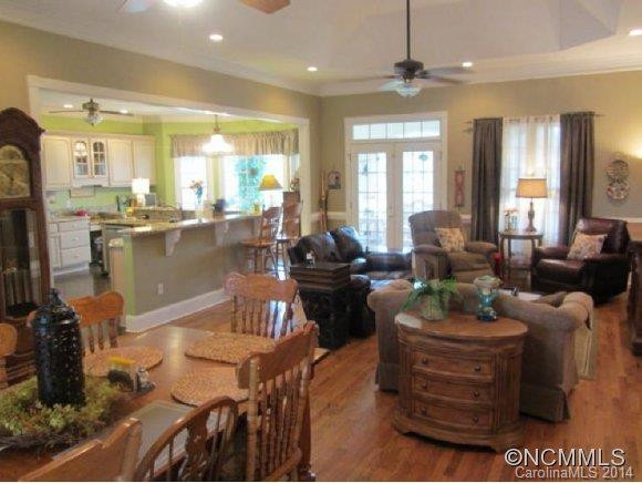 995 Doggett Road - Photo 2