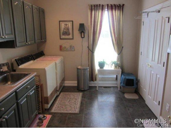 995 Doggett Road - Photo 11