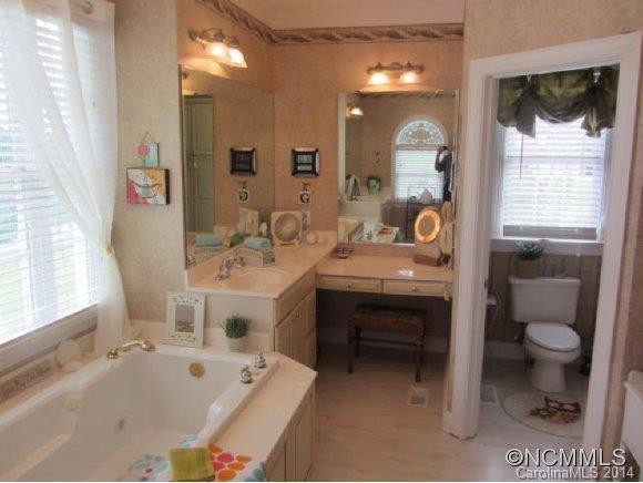 995 Doggett Road - Photo 13