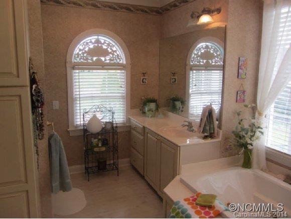 995 Doggett Road - Photo 14